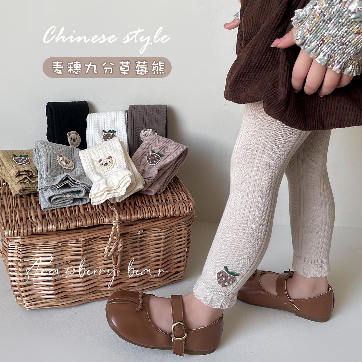 2024 autumn children's pantyhose knitted girls' leggings cute strawberry girl baby socks cropped pants details Picture