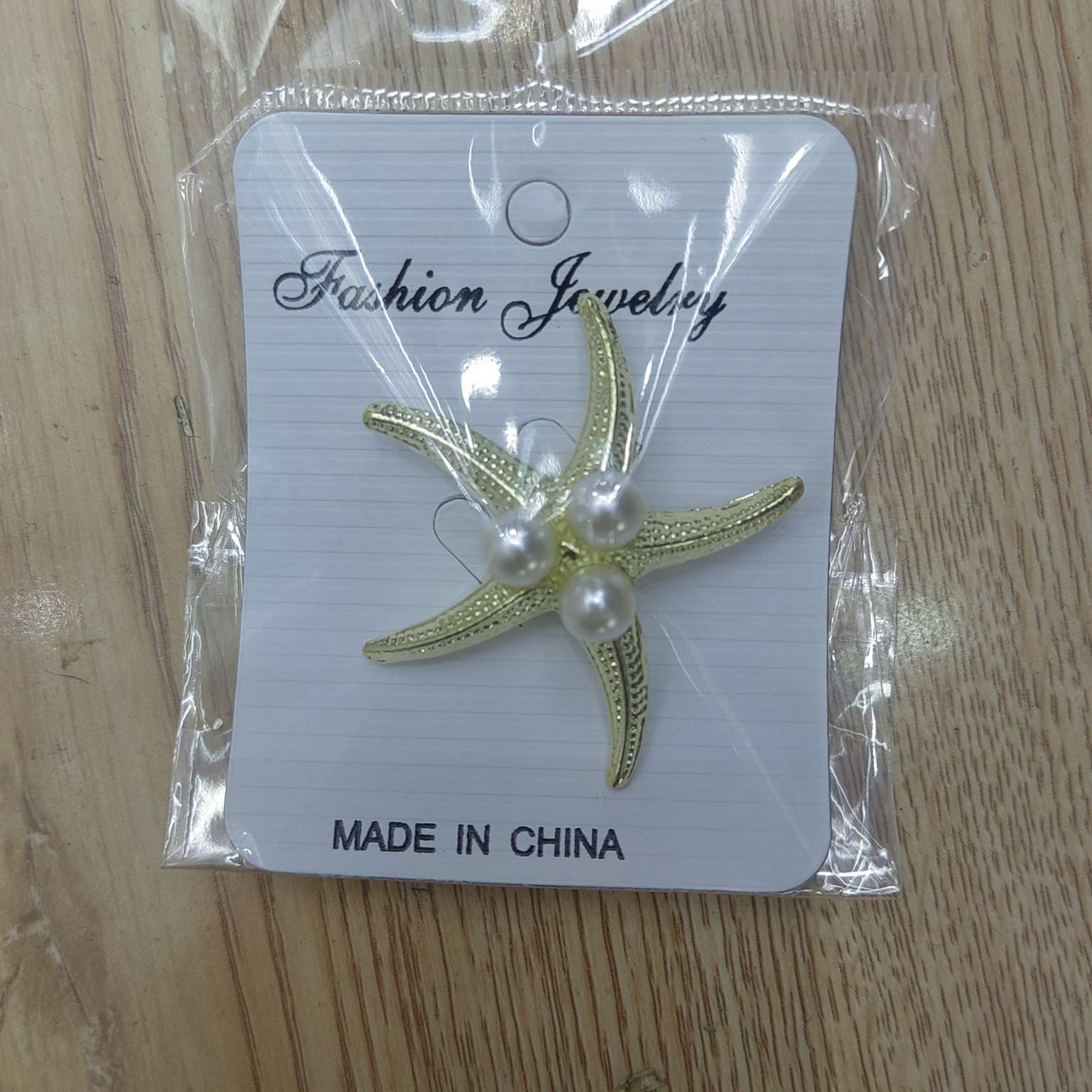 动漫风格胸针徽章 定制衣饰饰品 独特设计 个性化装扮 必备款