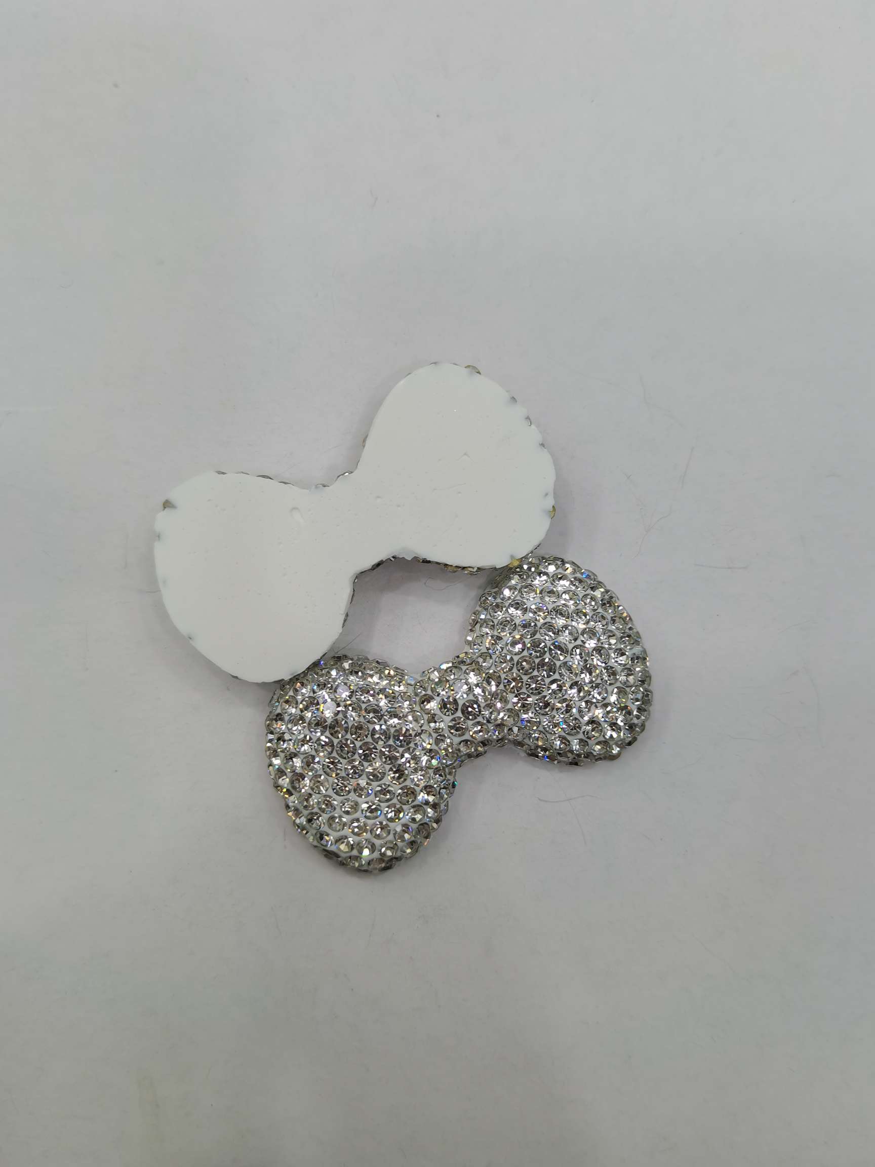 Ceramic clay half-bow tie element accessory Item Picture