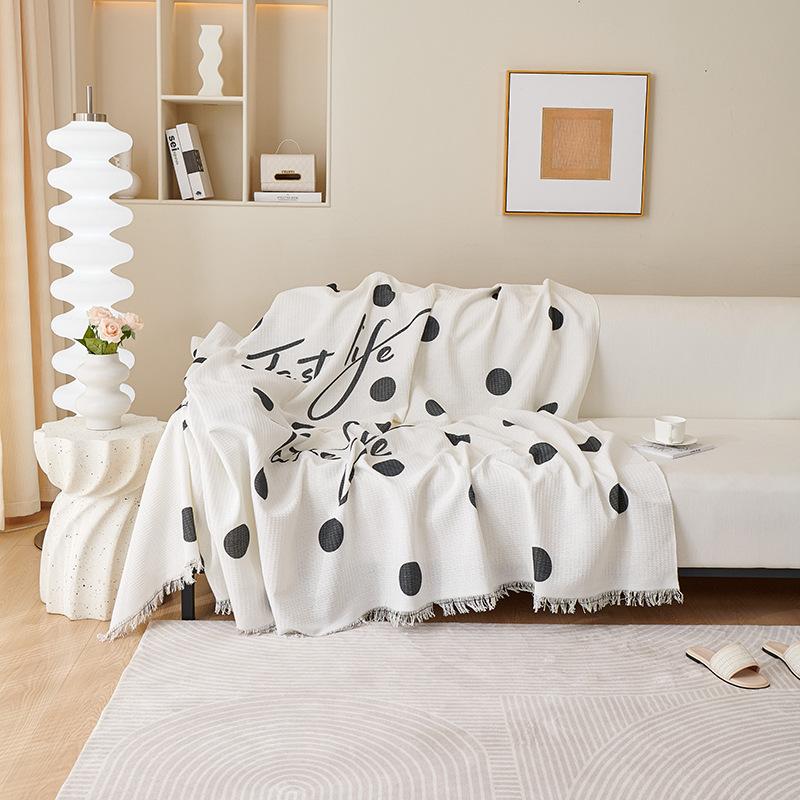 Sofa Cover Towel Ins Style Nordic Sofa Blanket Cover Towel All-Inclusive Printing Sofa Cover Four Seasons Universal Camping Rugs Application Scenario