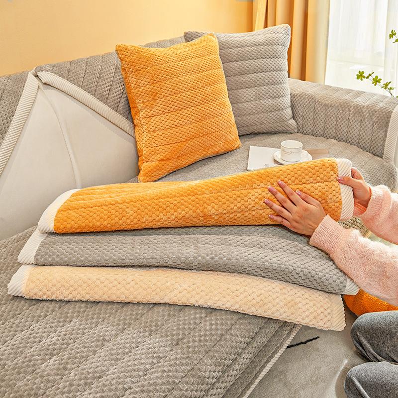 2023 New Cream Style Pineapple Velvet Sofa Cushion Warm Thickened Cushion Winter Plush Cover Towel Sofa Cover Application Scenario