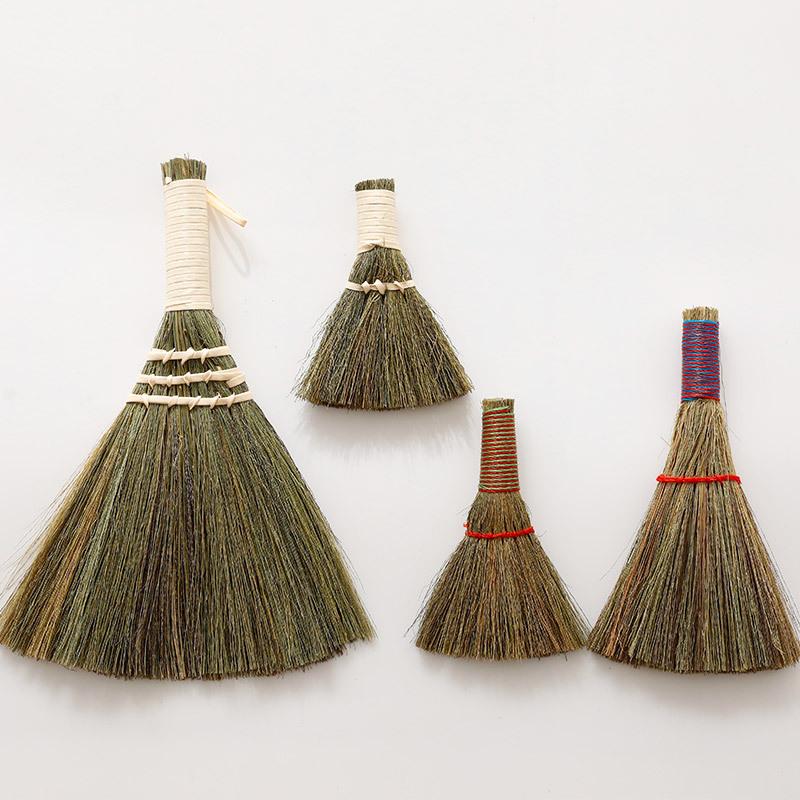 hand-woven mini mango grass small broom multi-purpose cleaning small broom household non-stick hair sweep factory direct supply