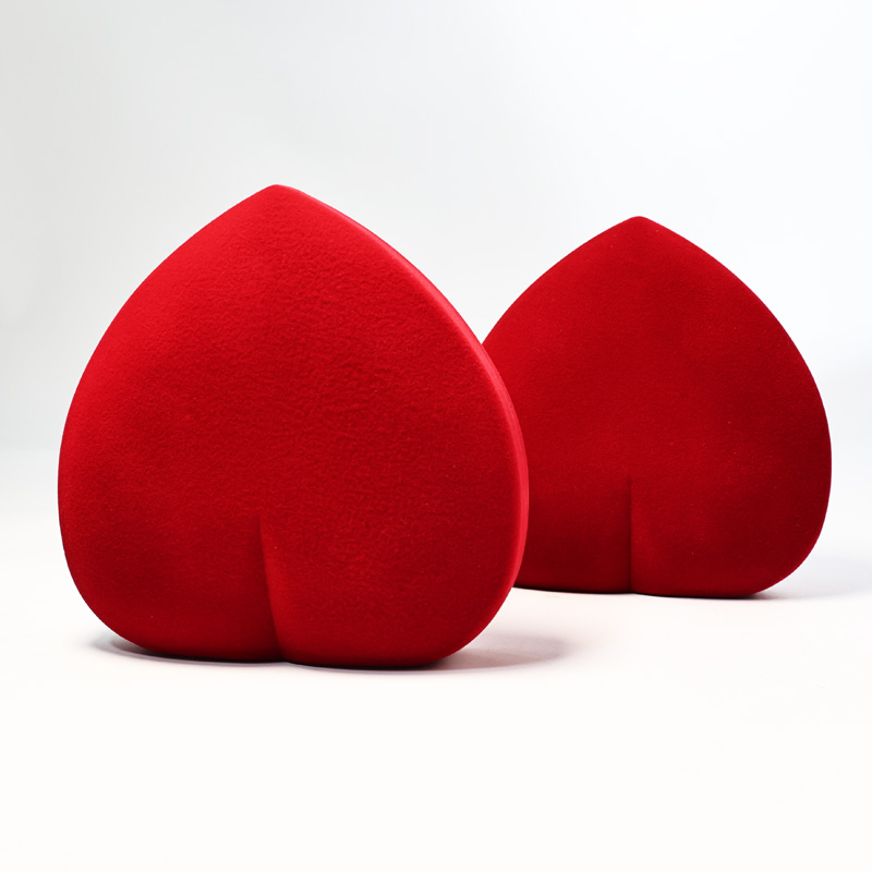 Heart-shaped velvet box, gold jewelry box, wedding and engagement celebration packaging gift box, pearl box Application Scenario