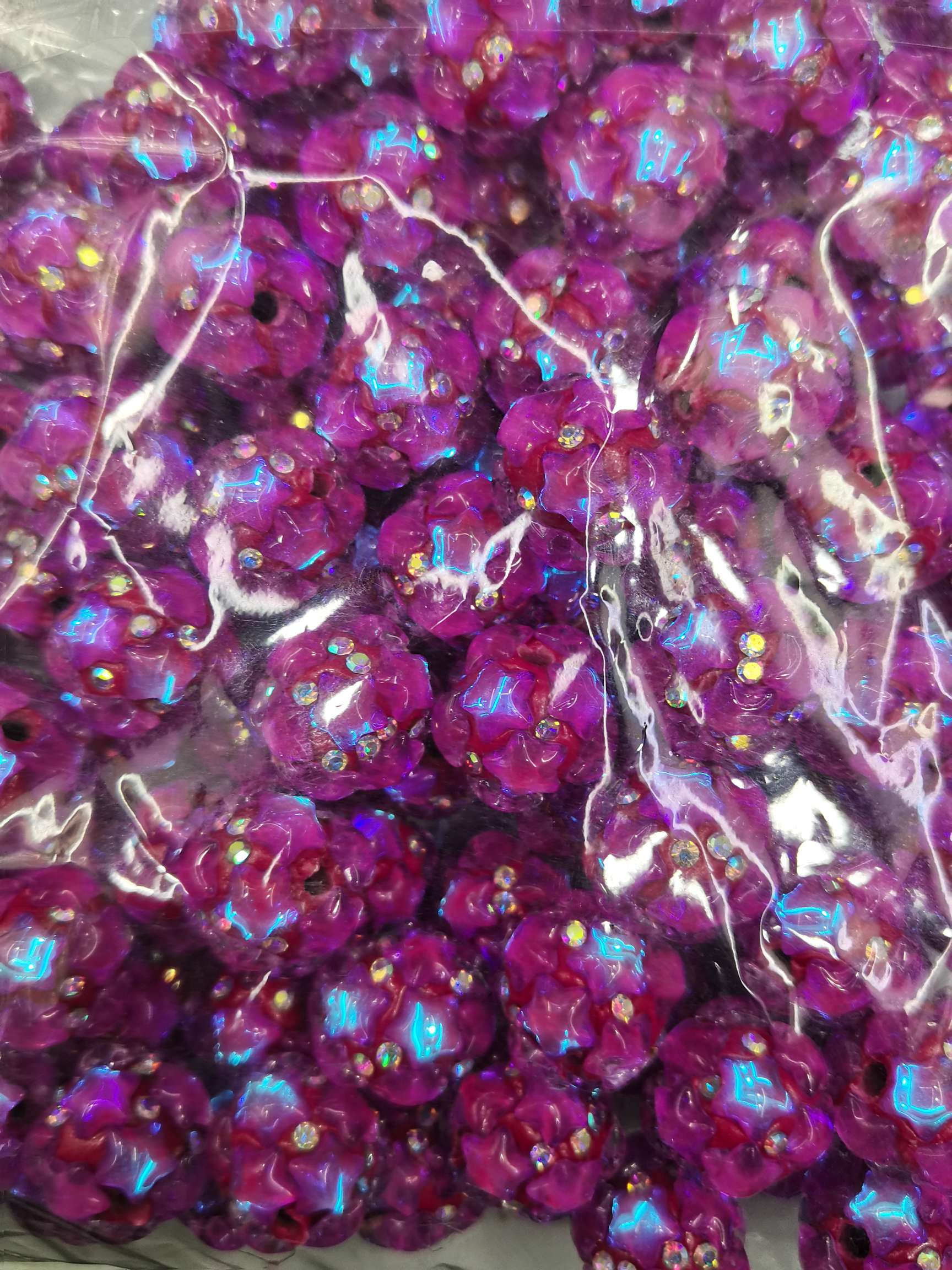 Purple-red star-shaped element glass veneer soft clay ball accessory Application Scenario