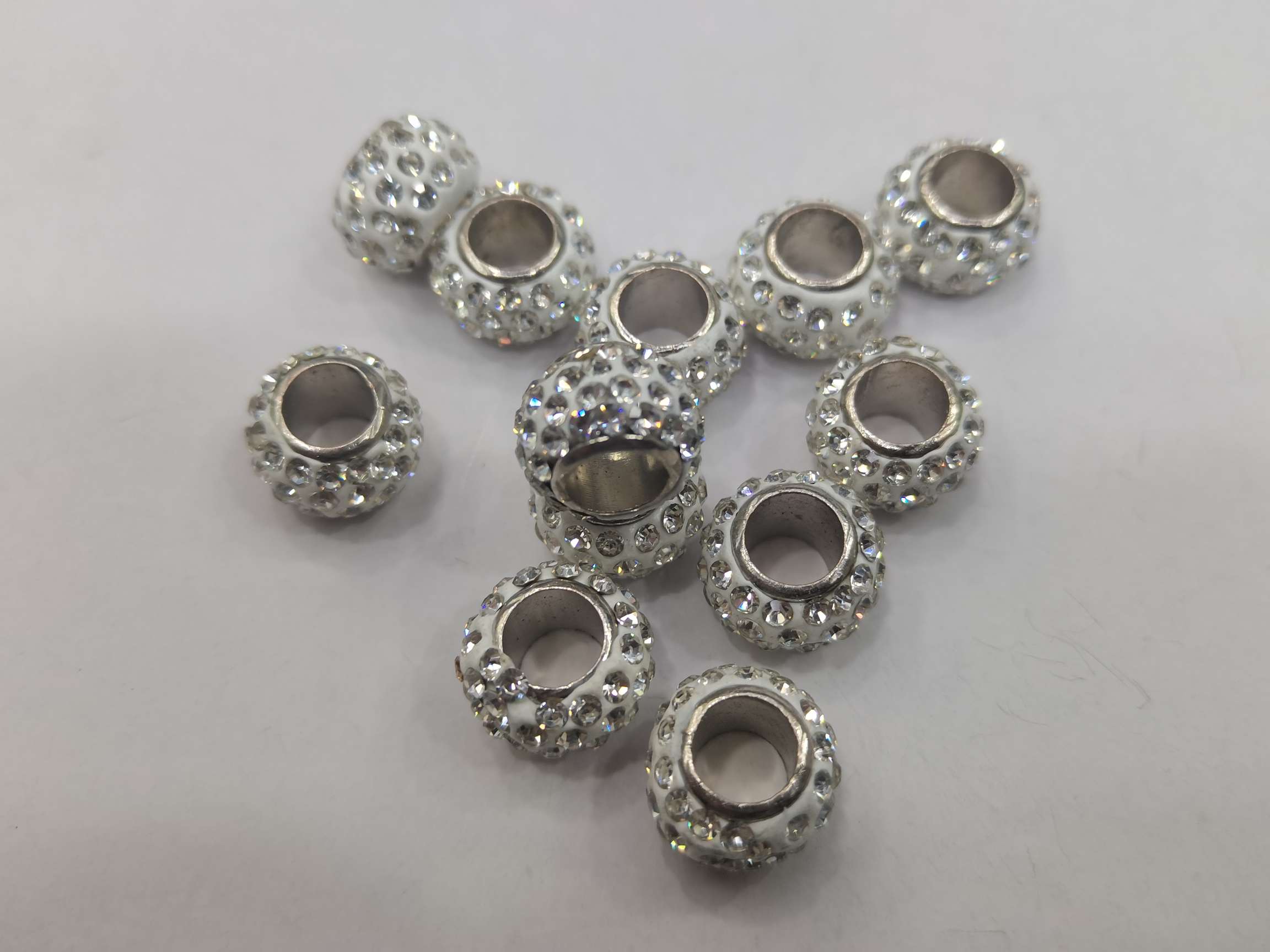 Alloy base, four rows of multi-purpose large-hole beads, with six jewelry accessories inside Specification image