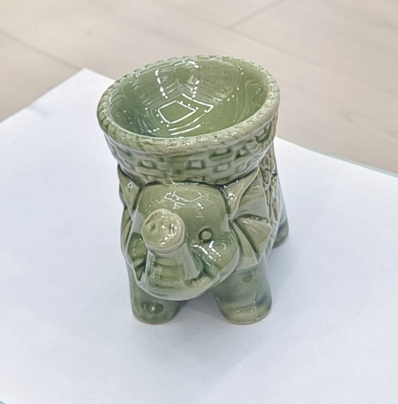 一件陶瓷工艺品军绿色大象香炉家居节日礼品香薰炉细节图