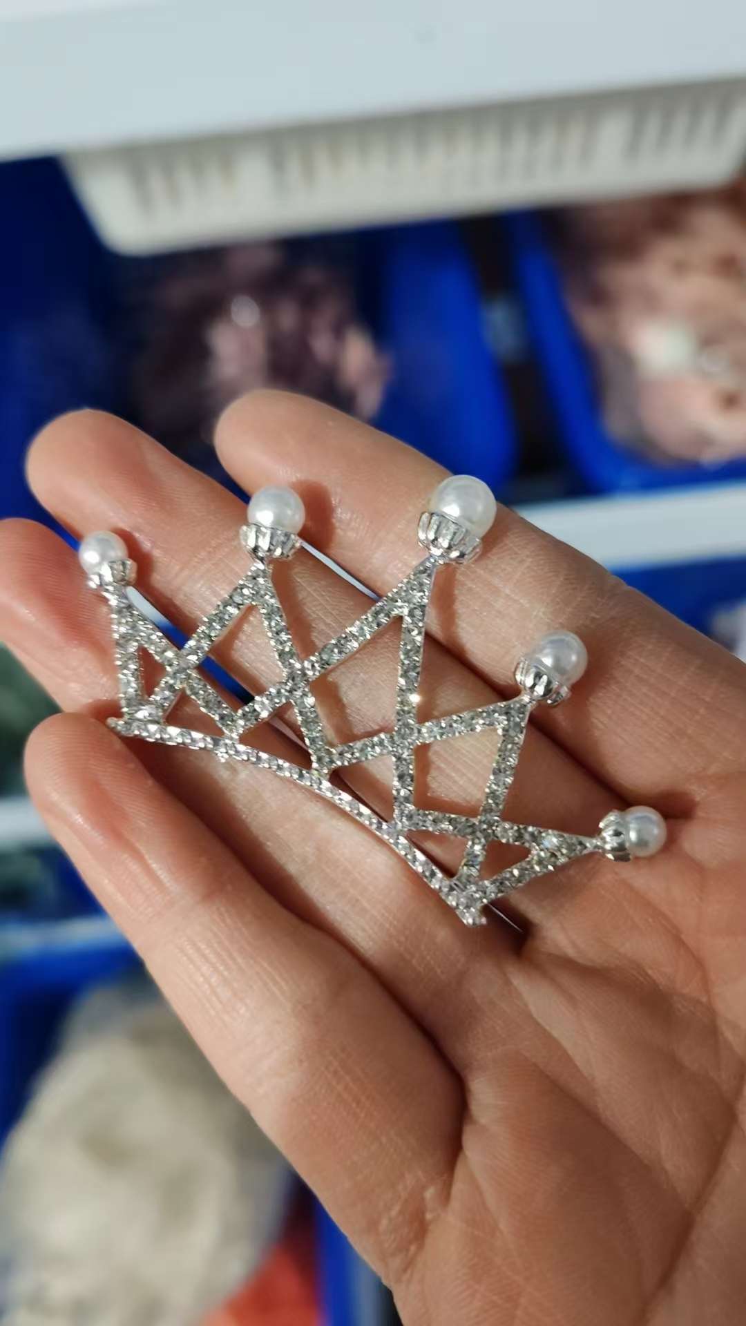 Pearl pendants, headwear accessories, hats, accessories, shoes details Picture