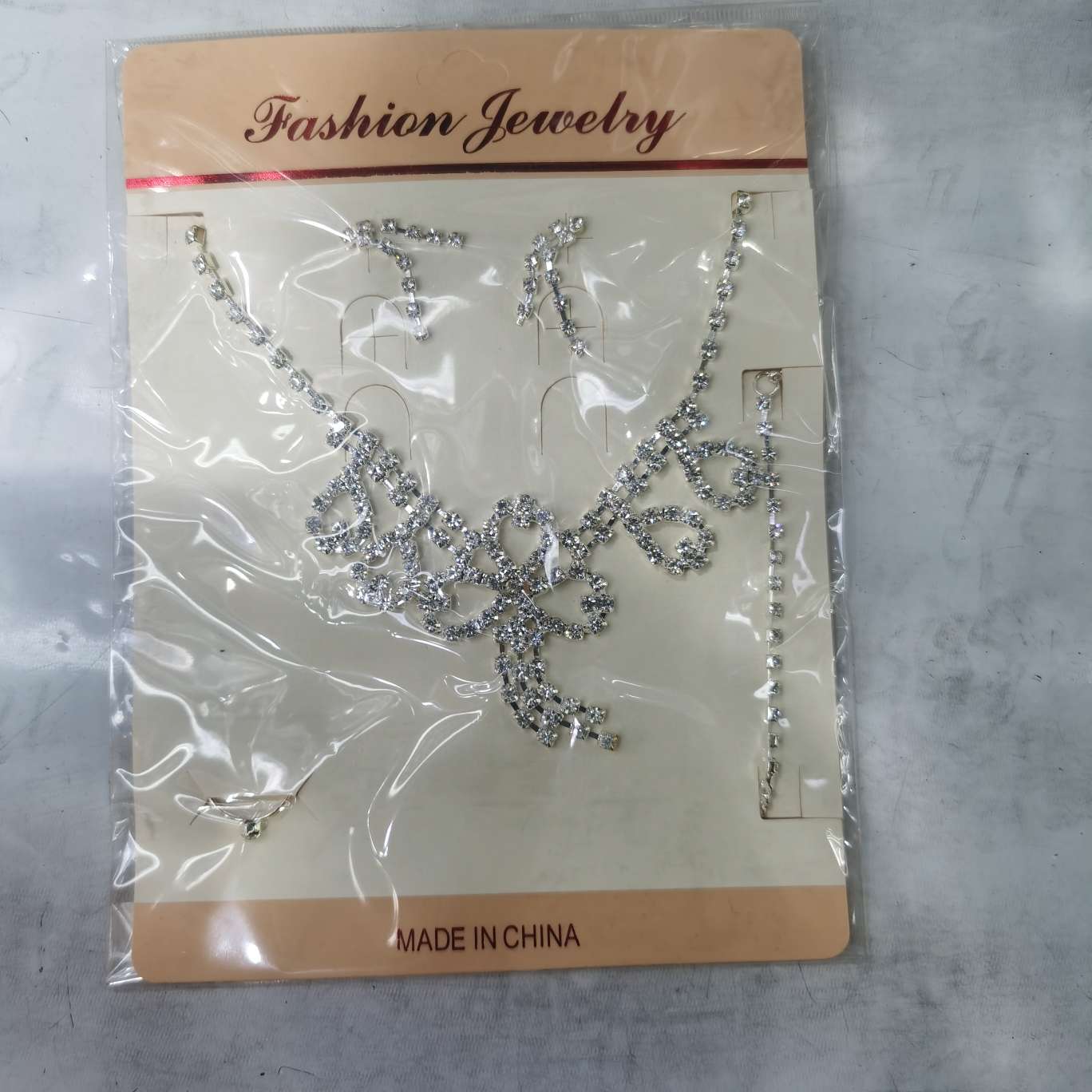 欧美风格珍珠项链 高级感饰品 银饰项饰 珍珠饰品精致项链 优雅时尚首饰