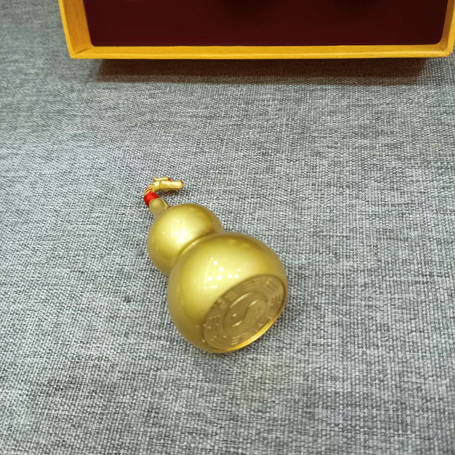 Zhonggong Craft Gourd Ornament Gift Box, a gift for good fortune, happiness and health, a three-dimensional carved dragon head gourd, a shiny gourd, a travel souvenir, a birthday gift, 2025 new style gifts, home decorations, bedside ornaments, golden gourds detail image 9
