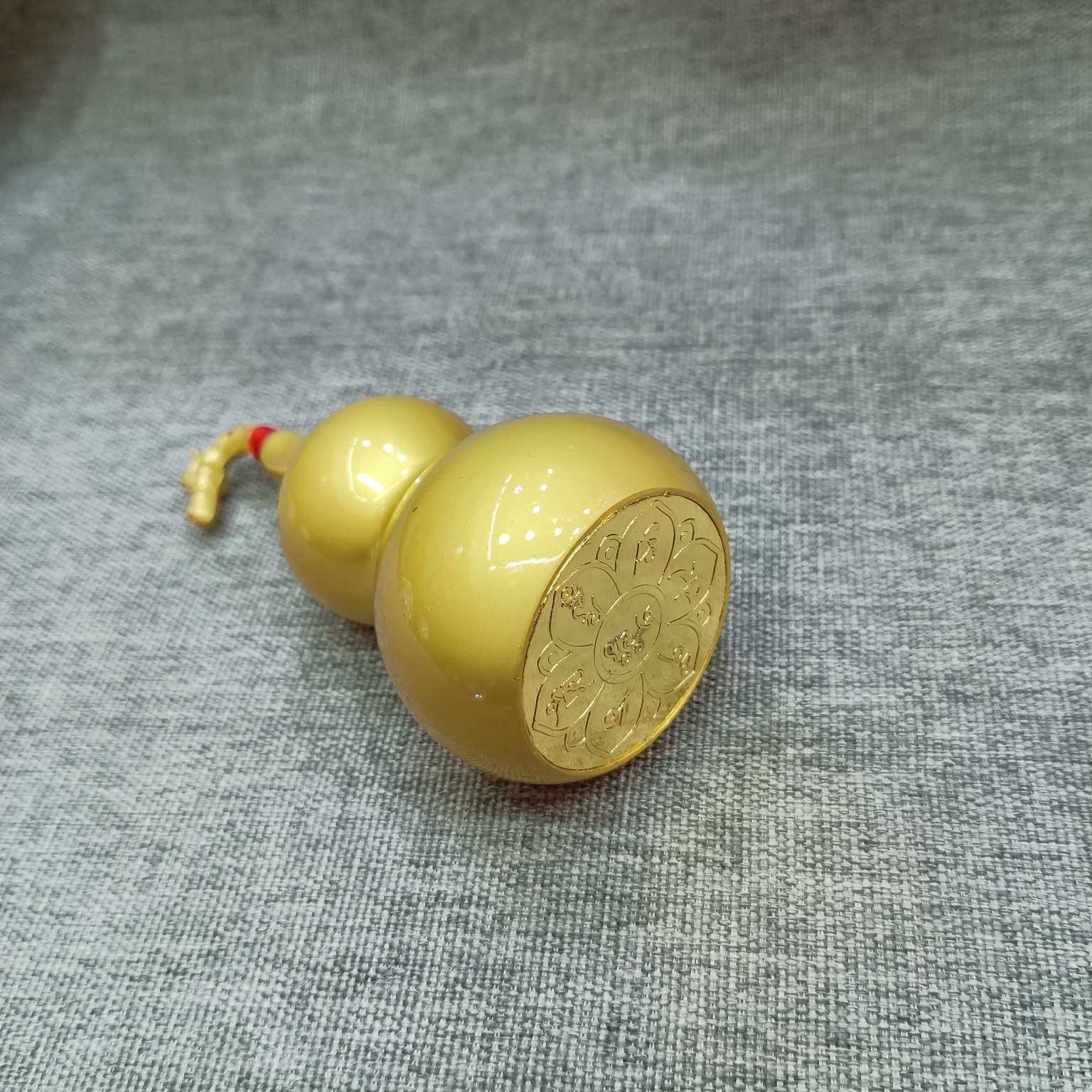 Zhonggong Craft Gourd Ornament Gift Box, a gift for good fortune, happiness and health, a three-dimensional carved dragon head gourd, a shiny gourd, a travel souvenir, a birthday gift, 2025 new style gifts, home decorations, bedside ornaments, golden gourds detail image 15