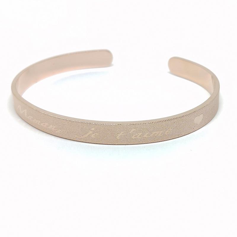 korean style simple stainless steel jewelry fashion creative peach heart titanium steel bracelet c- shaped bracelet factory wholesale Specification drawing