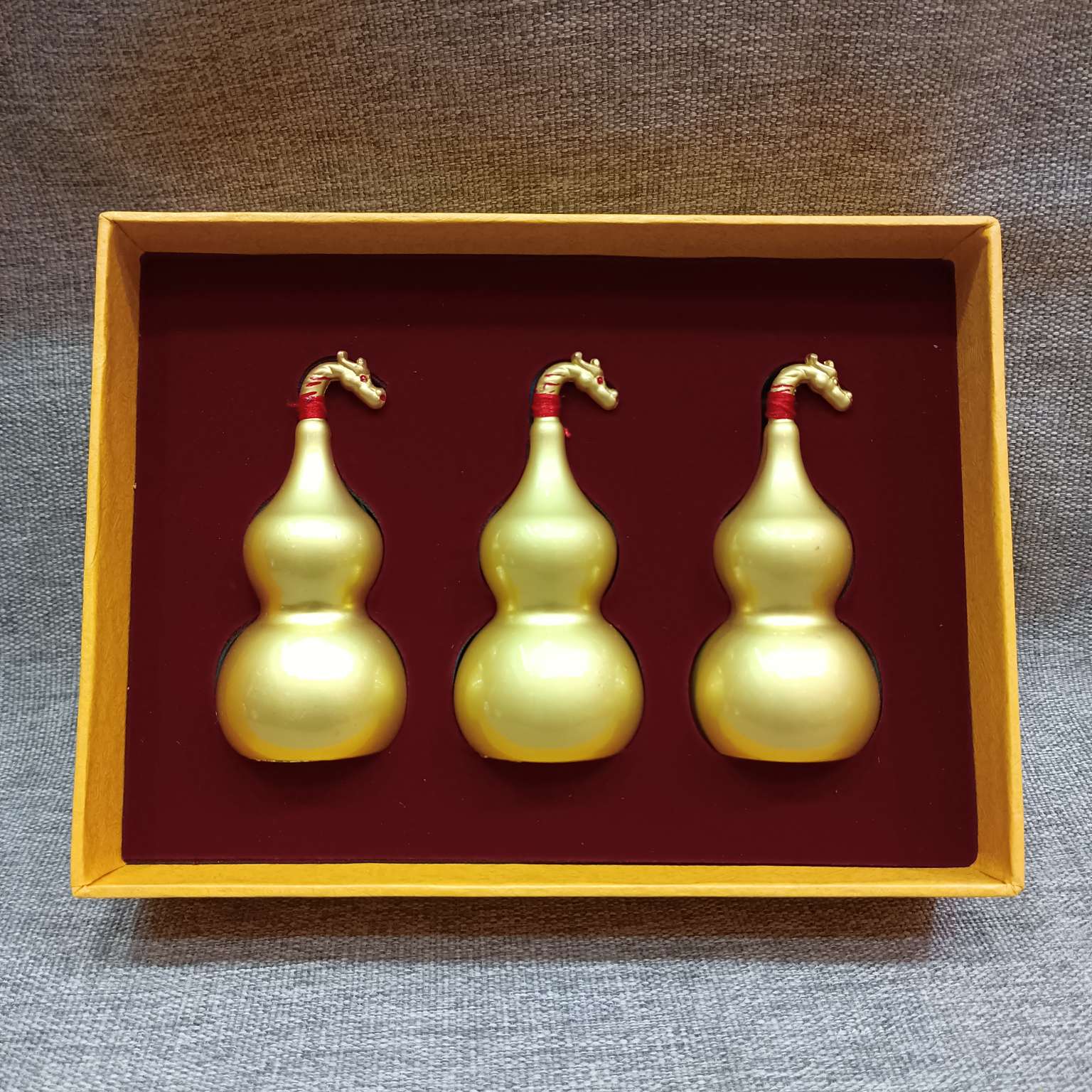 Zhonggong Craft Gourd Ornament Gift Box, a gift for good fortune, happiness and health, a three-dimensional carved dragon head gourd, a shiny gourd, a travel souvenir, a birthday gift, 2025 new style gifts, home decorations, bedside ornaments, golden gourds detail image 7