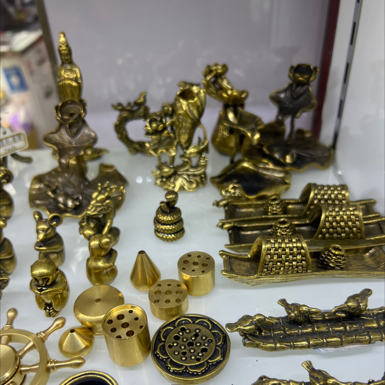 Wu Guoping wooden comb describe pic - 7