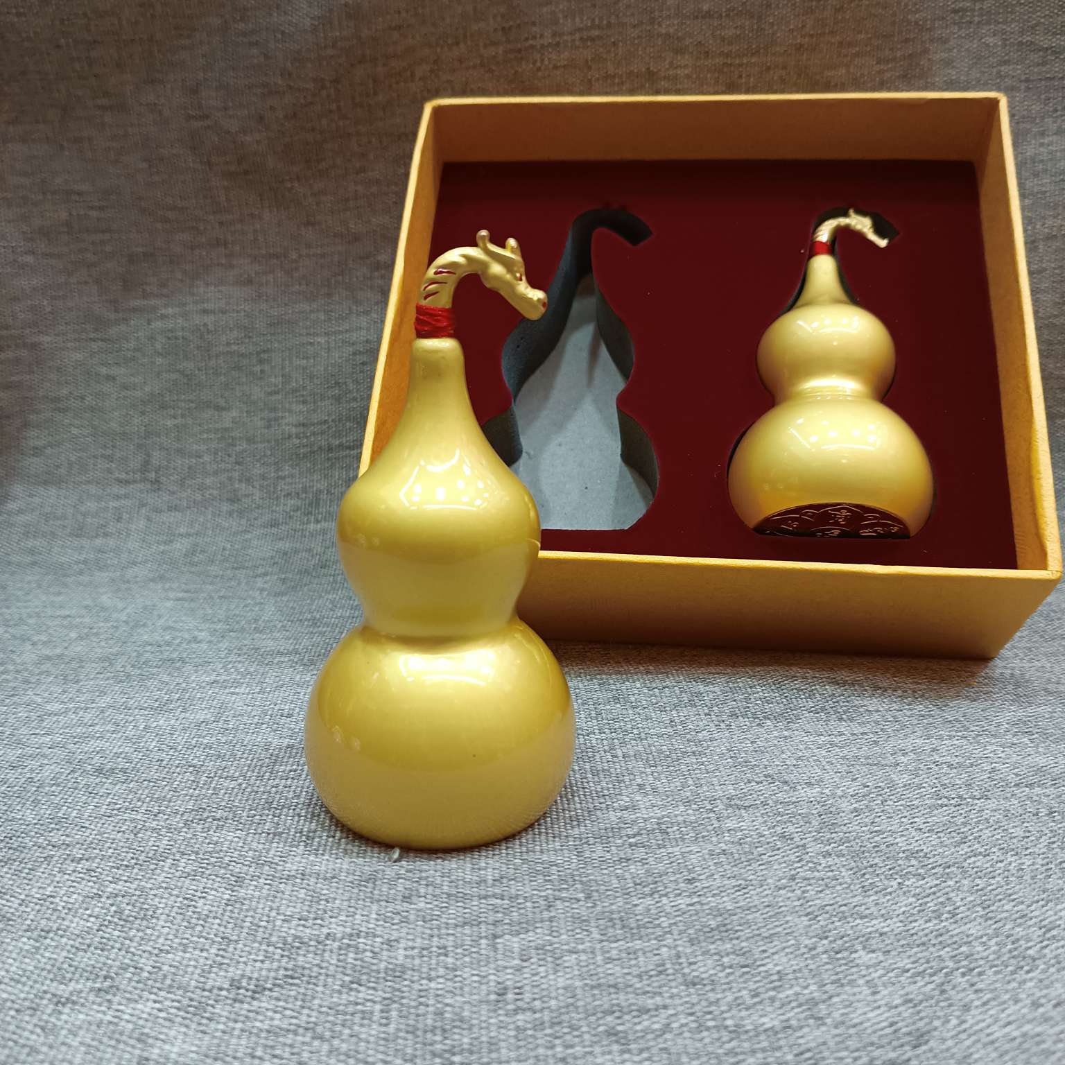 Zhonggong Craft Gourd Ornament Gift Box, a gift for good fortune, happiness and health, a three-dimensional carved dragon head gourd, a shiny gourd, a travel souvenir, a birthday gift, 2025 new style gifts, home decorations, bedside ornaments, golden gourds detail image 13