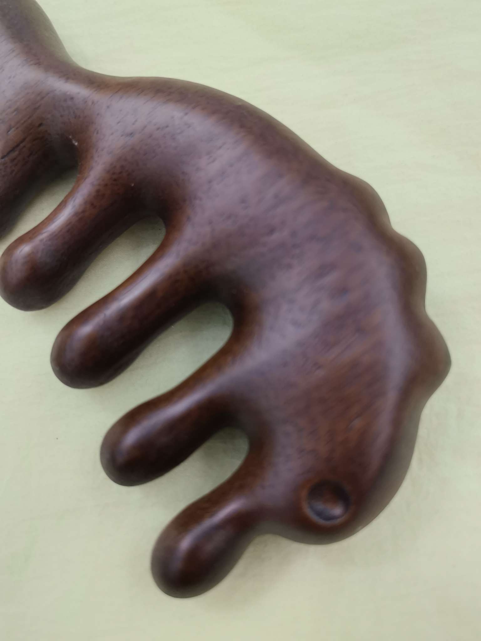 木质品按摩梳 ， 木头珠子装饰 独特木质工艺品 礼品收藏品详情图2