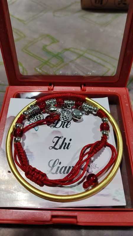 Yellow bracelet, jewelry, exquisite bracelet, alloy bracelet, unique design, high-end jewelry bracelet Item Picture