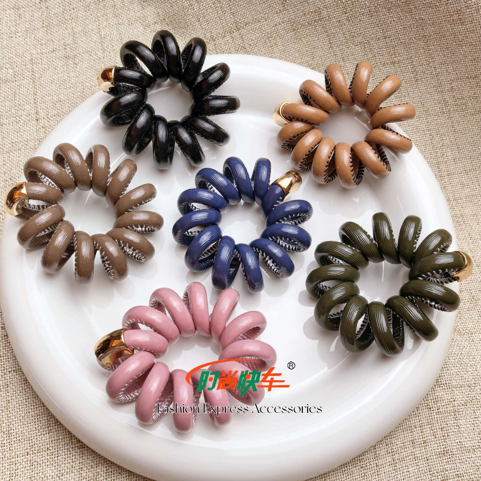 秋冬新款皮质包布包皮发圈 电话圈头绳发饰 头饰饰品 简约时尚女士发饰 韩版甜美发圈头饰饰品头绳发圈秋冬发圈细节图