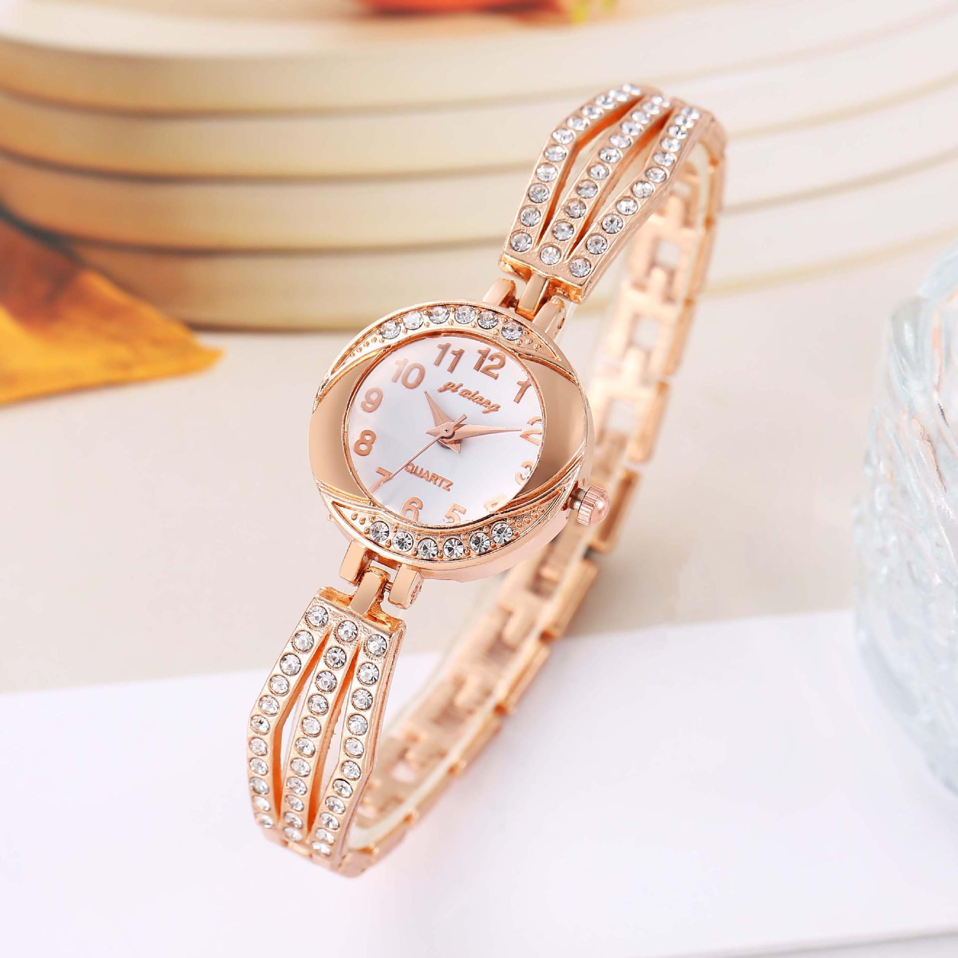 Korean Fashion Simple Alloy Bracelet Women's Watch Diamond Women's Quartz Watch One Piece Dropshipping details Picture