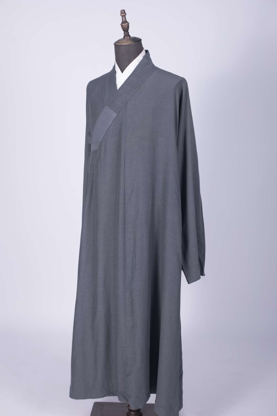 高档僧服长褂  灰色 木兰色 二款，接受预定
寺庙专用拜佛用品 佛具套装 工艺品精致礼品 宗教用品佛寺拜垫 佛教文化传承详情图2