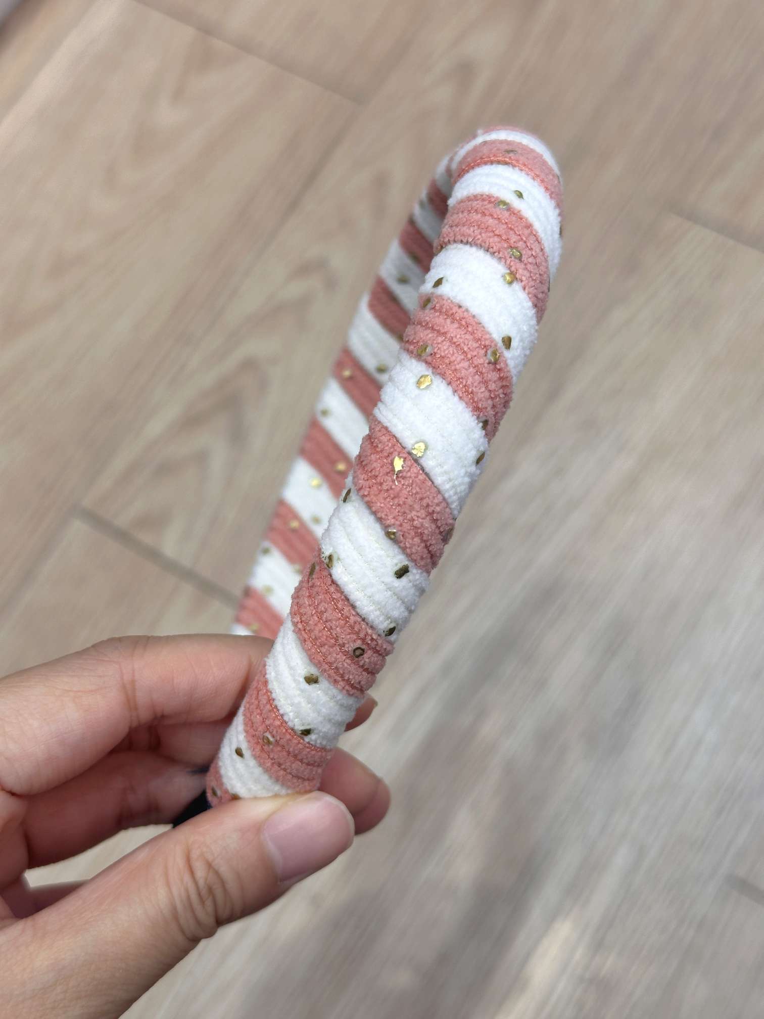 创意饰品发夹植绒发饰 头饰头扣金点设计 发箍轻奢风格女士优选详情图5