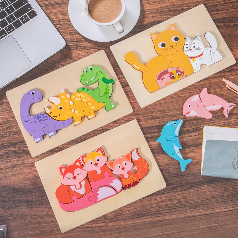The wooden toy jigsaw puzzle game is rich in color and highly entertaining. It can help babies recognize colors visually, cultivate logical thinking ability, and exercise early education enlightenment training. It is a parent-child game Application Scenario
