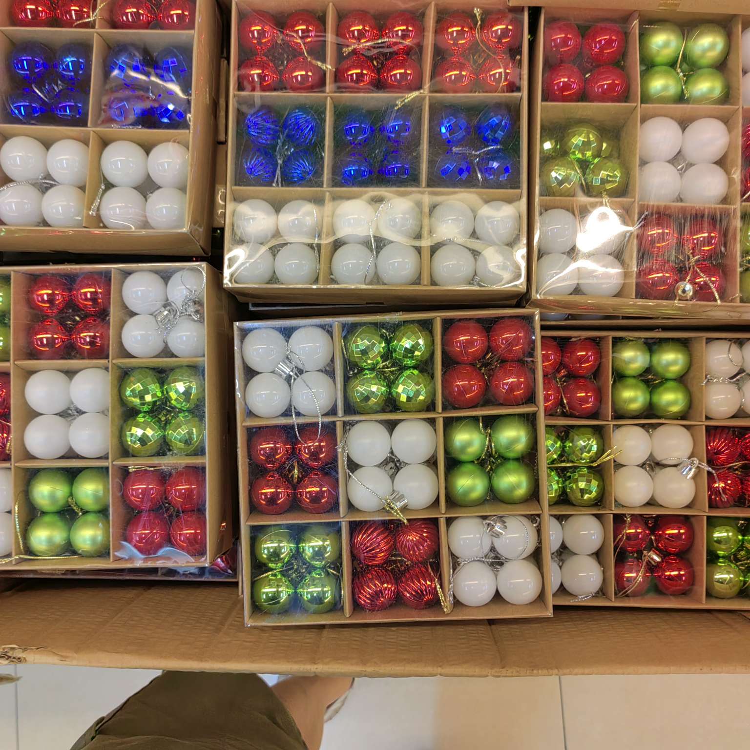 Three-centimeter combination sets in various colors