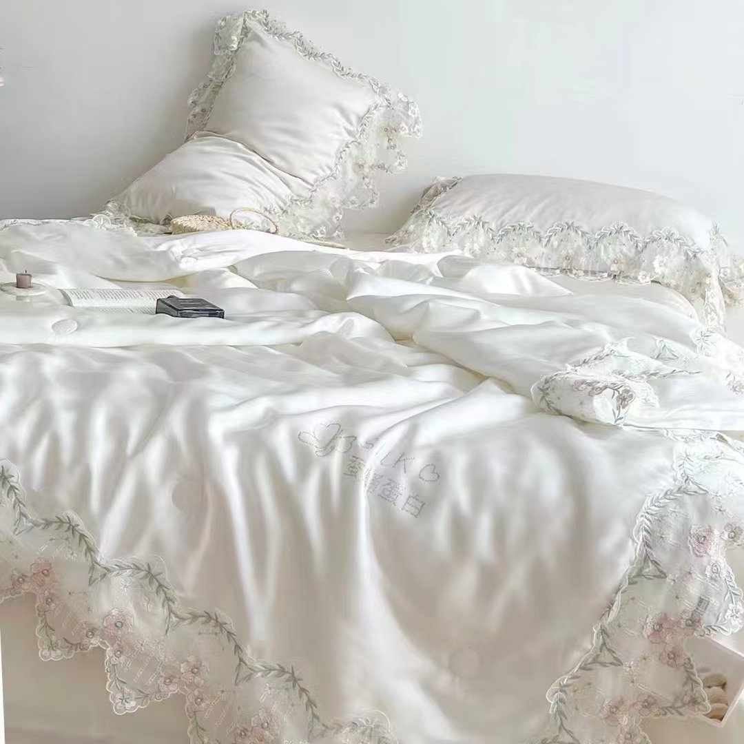 A light luxury, pure silk lace, princess-style fresh four-piece set