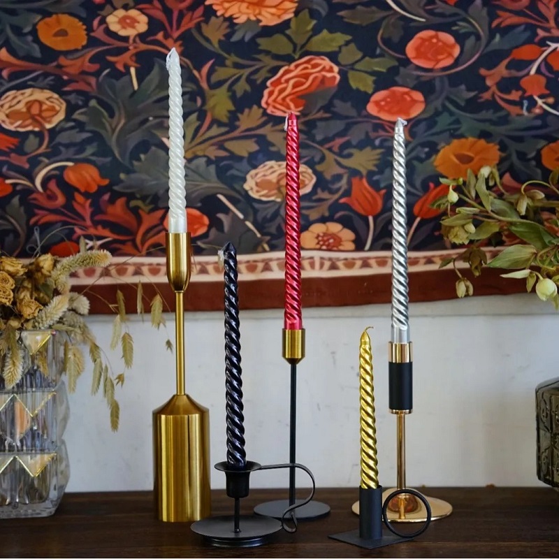 Christmas colorful spiral long pole candles, household smokeless and odorless wedding candlelight, dinner candlestick stand, decorative item, scented candles, Christmas scented candles, happy birthday candles, birthday number candles, foreign candles Application Scenario