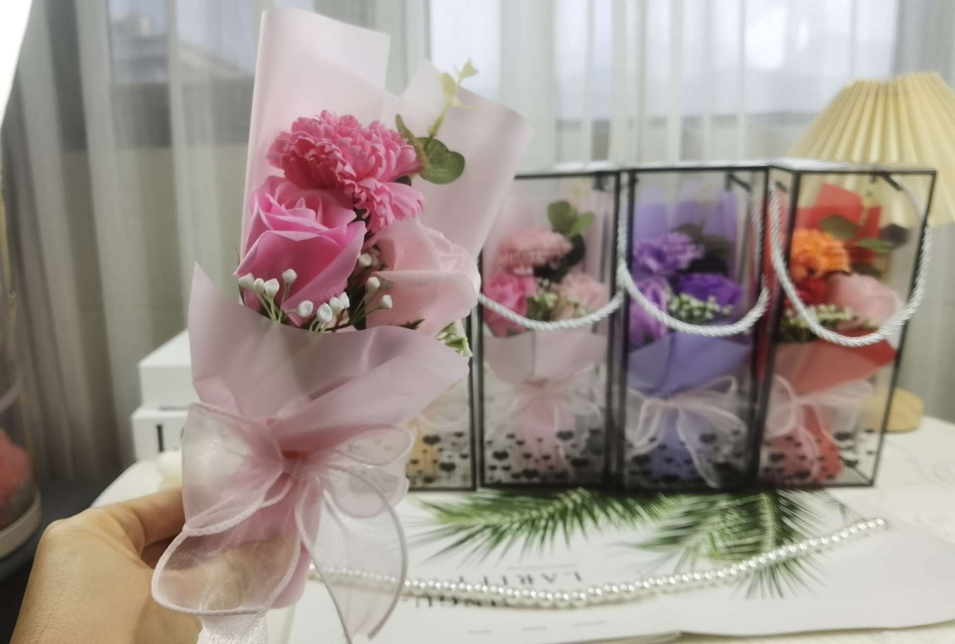 创意礼品香皂花干花生日礼物花束 纸皂毛线小花束 玫瑰花花假花 工艺品 美观实用赠友佳品玫瑰花花假花白底实物图