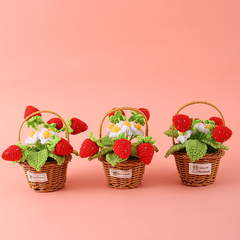 毛线花工艺品草莓手提花篮 仿真花装饰品 室内外摆设 花艺创意装饰