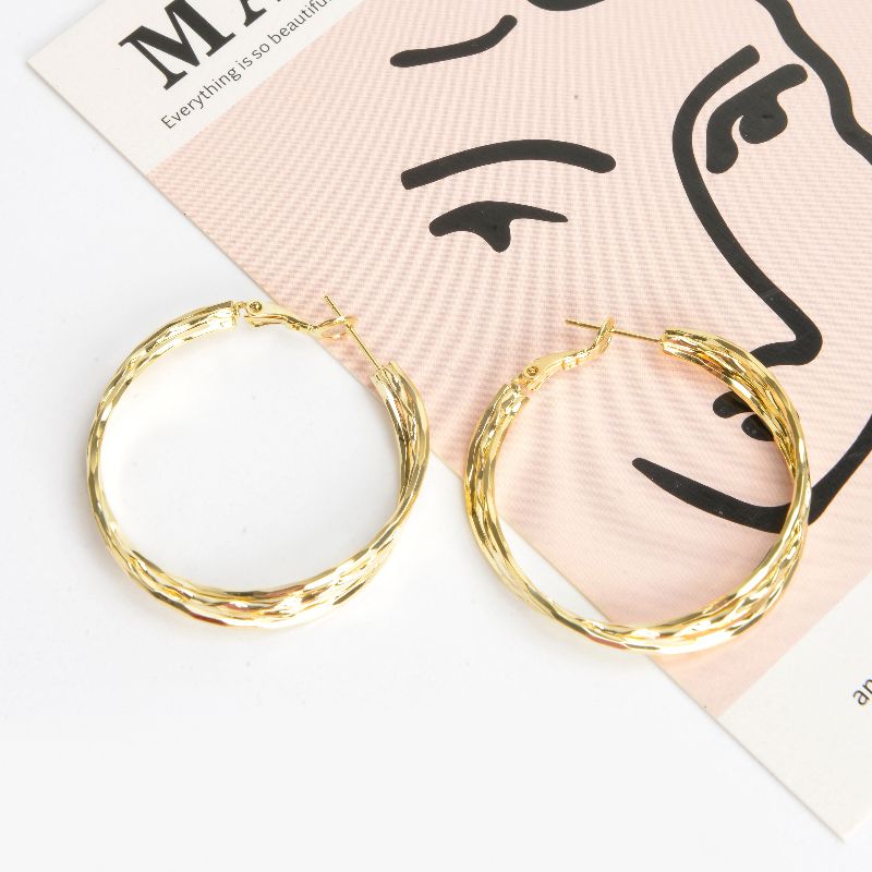 Golden earrings, vintage accessories, retro and high-end style, S925 silver needle design, simple and elegant. 14 Golden earrings, vintage accessories, retro and high-end style, S925 silver needle design, simple and elegant. 14