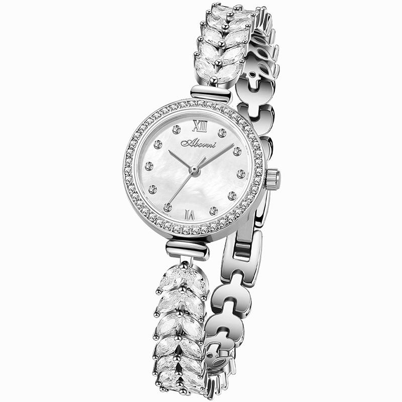 women's watch mermaid bracelet watch niche alloy watch full diamond decoration foreign trade popular style waterproof quartz women's watch Application Scenario