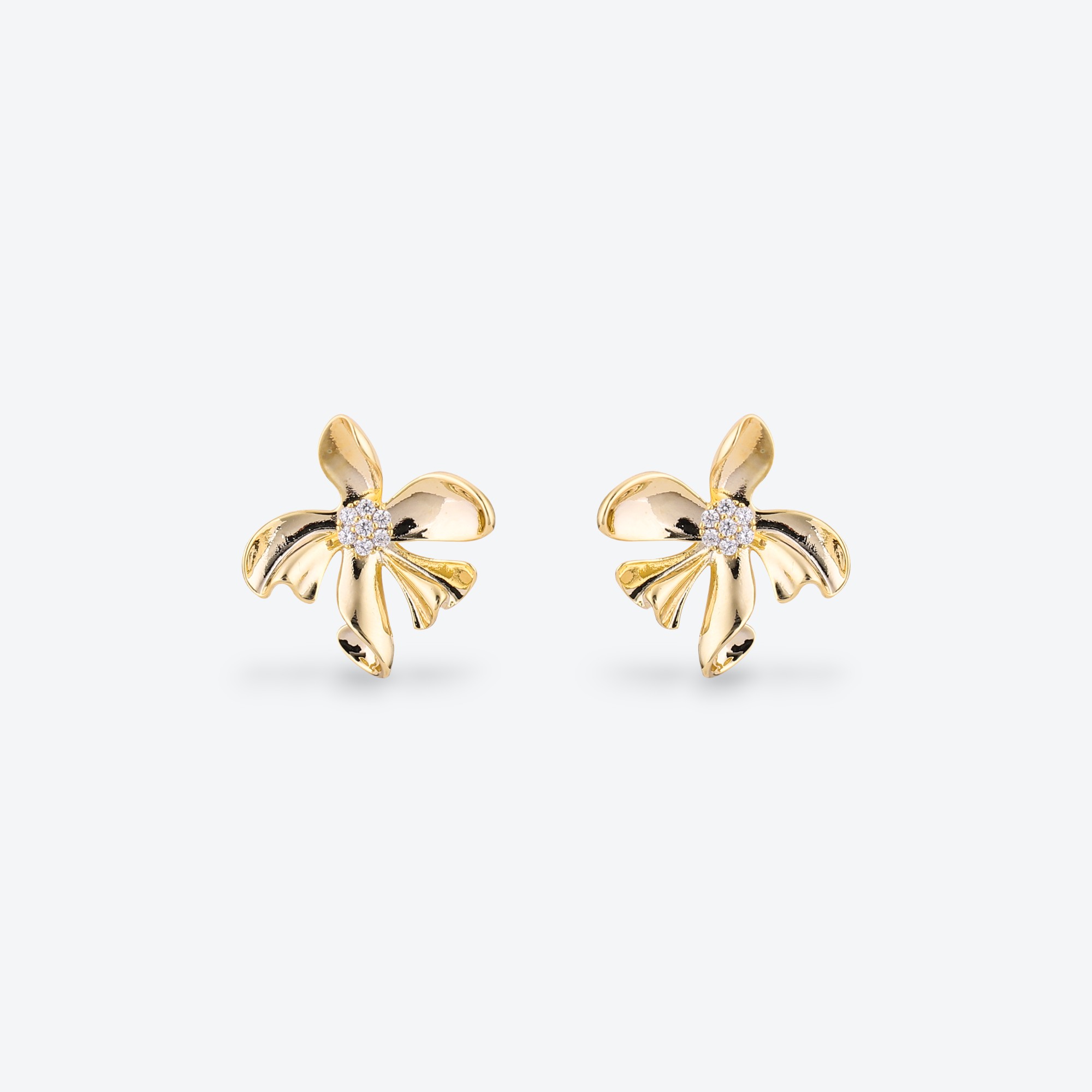 Xuhui brand exquisite and light luxury copper plated with real gold and zircon inlaid, cold style 925 silver needle flower stud earrings Application Scenario