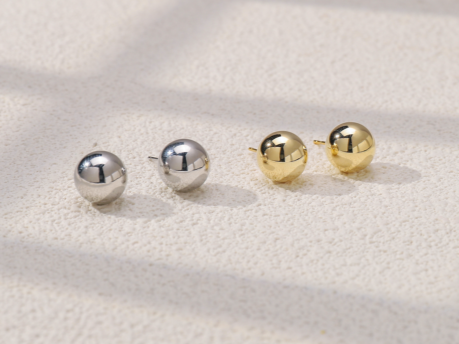 饰品/耳钉/耳饰/耳钉植绒/耳堵细节图