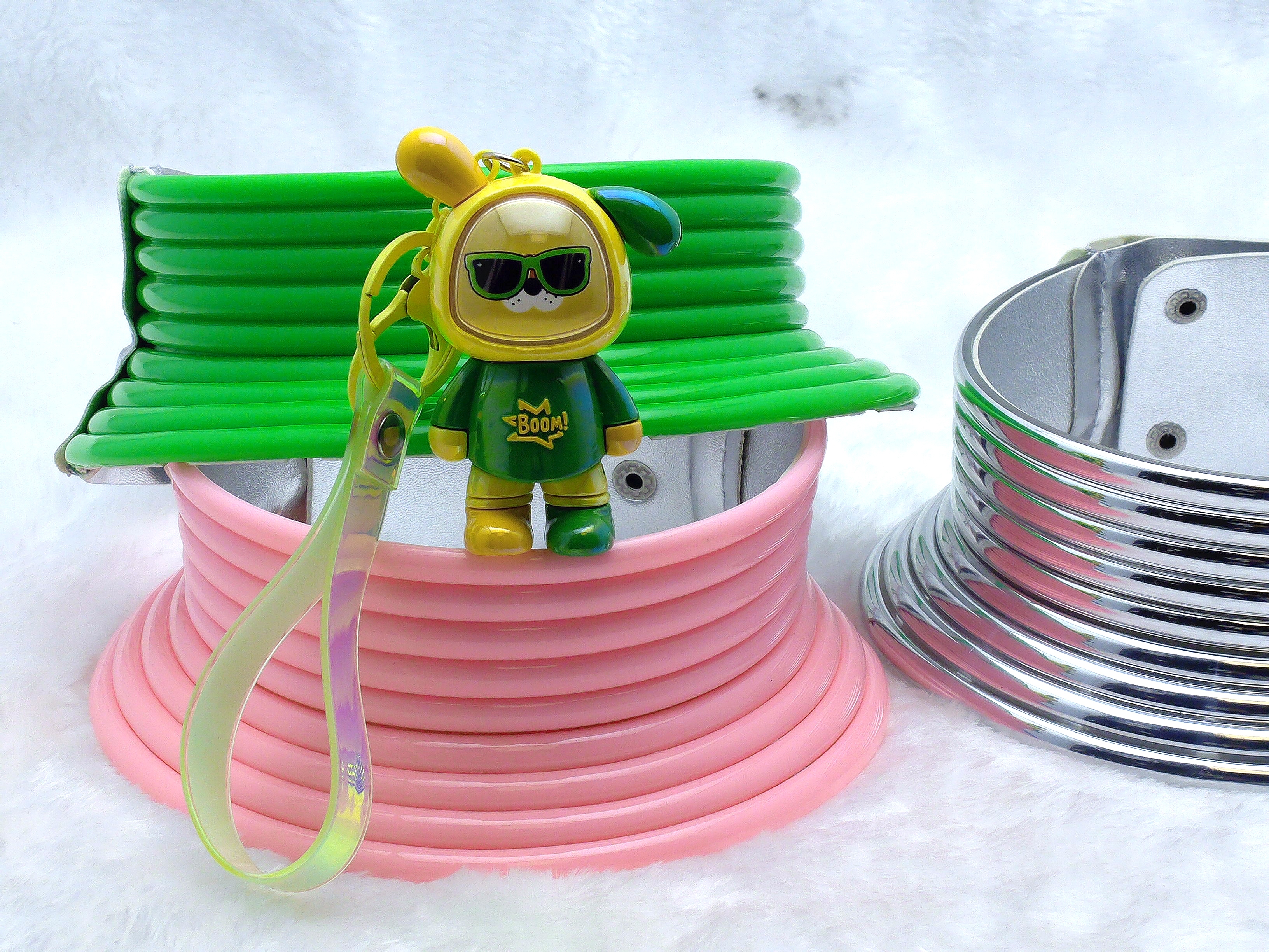 钥匙扣/皮质钥匙扣/钥匙链/潮玩钥匙扣/指甲钳钥匙扣白底实物图