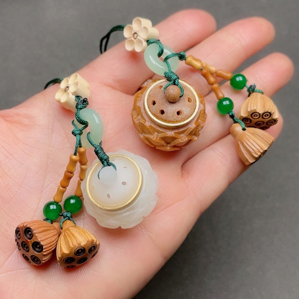 Natural Bodhi root carved lotus money bag, olive bamboo joint, good things happen, lotus friends safe, diffuser bag, hanging mobile phone chain, keychain accessory, keychain for girls 2024, cute keychain details Picture