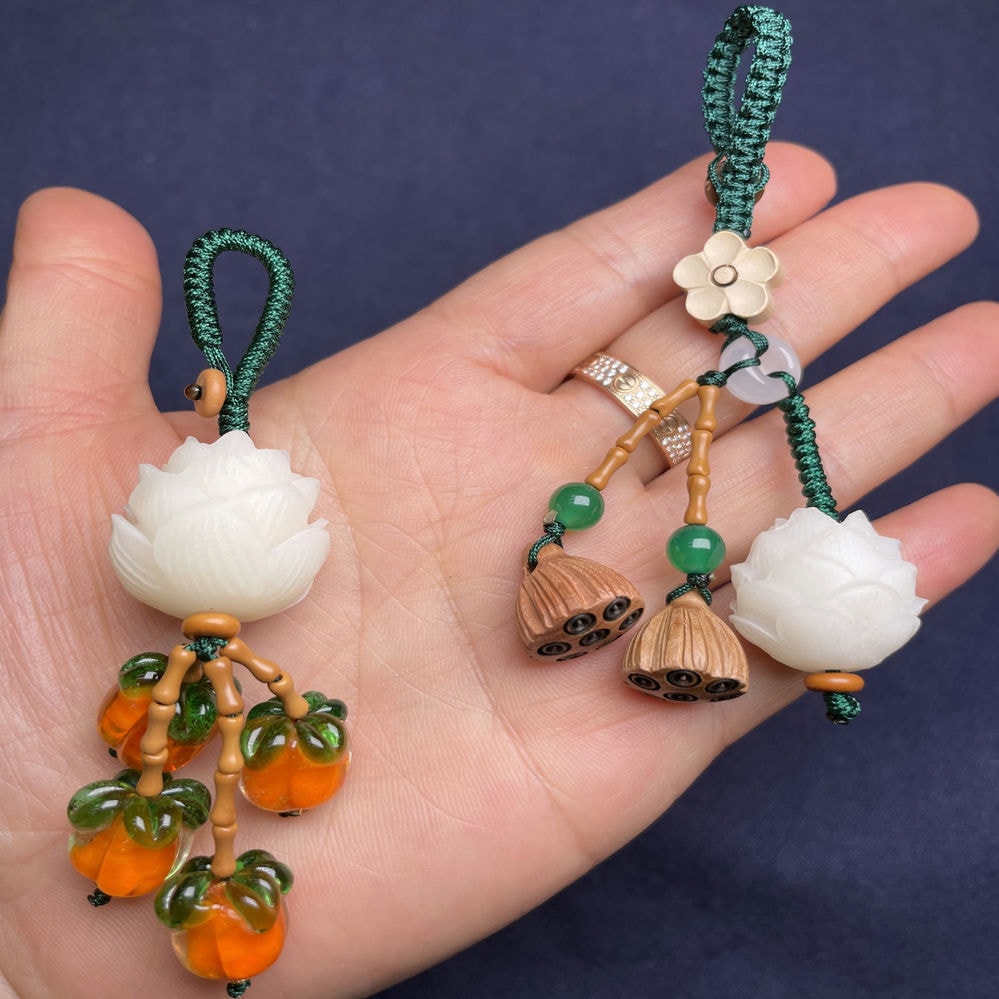 Natural Bodhi root carved lotus money bag, olive bamboo joint, good things happen, lotus friends safe, diffuser bag, hanging mobile phone chain, keychain accessory, keychain for girls 2024, cute keychain Item Picture