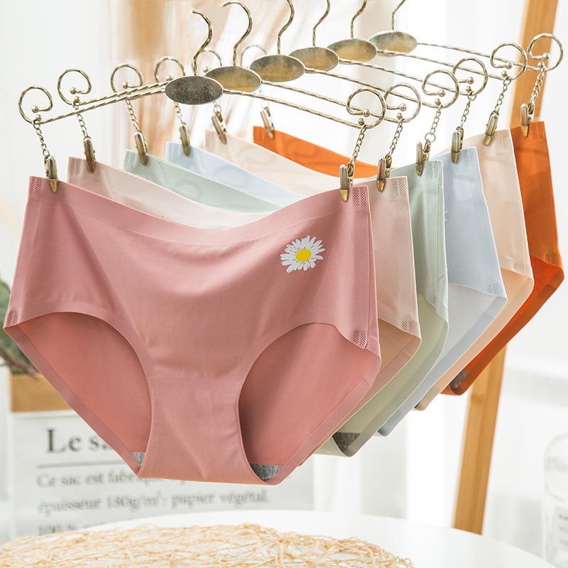 Hot Ice Silk Little Daisy Graphene Underwear Women's Seamless Underwear Ice Silk Mid-Rise Sexy Panties Women's Underwear
