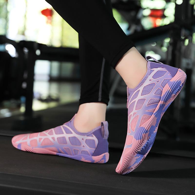 new beach snorkeling shoes dive boots men and women couple wading swimming shoes upstream bare feet soft bottom skin shoes Application Scenario