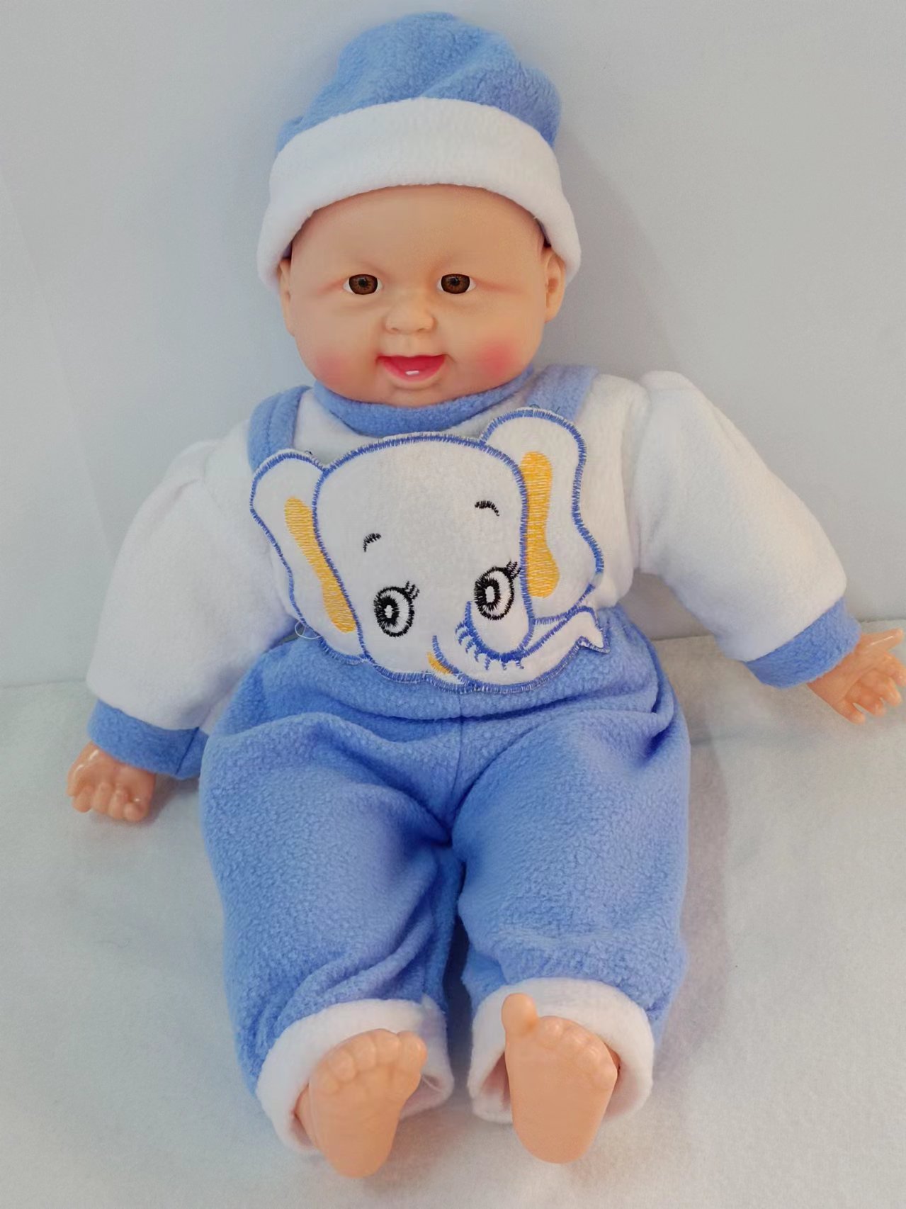 毛绒电动玩具/人偶服装/潮品玩具/塑胶玩具TPr/3岁玩具产品图