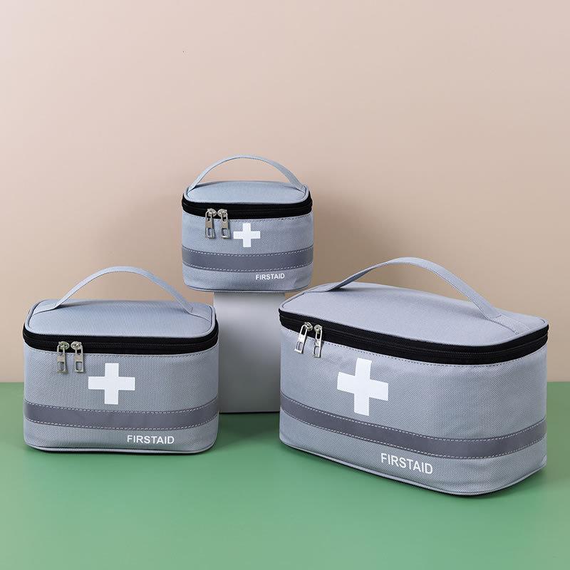 Outdoor First Aid Kits Large Capacity Portable Portable Home Herb Bag Medicine Tools First Aid Kit Student Emergency First-Aid Kit Application Scenario