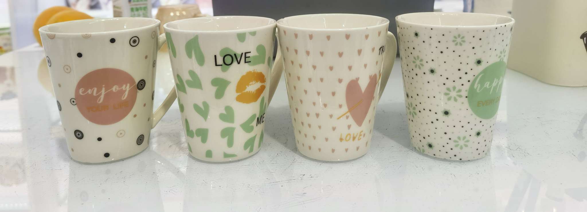 简约风爱心陶瓷杯陶瓷