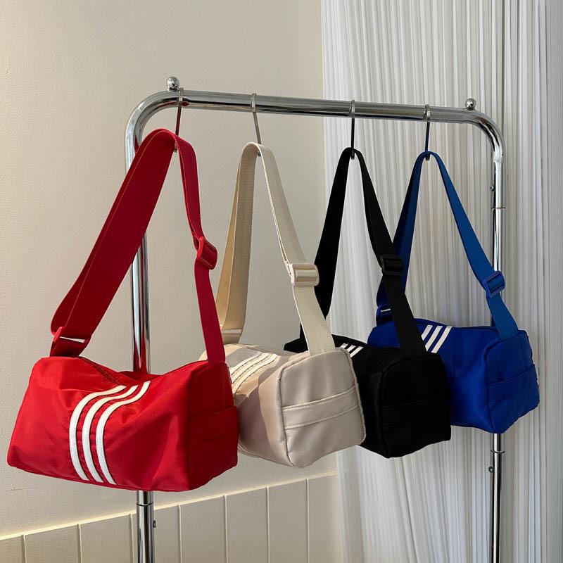 niche toast bag 2023 new fashion sports gym bag short trip pillow casual wide shoulder straps messenger bag