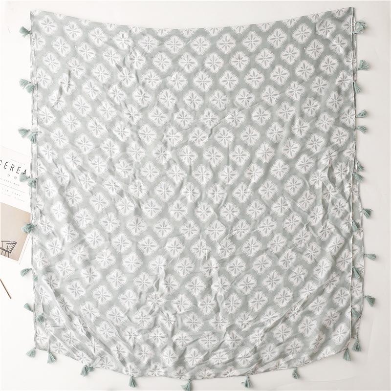 summer vacation sunscreen scarf bohemian four-leaf flower scarf large shawl travel seaside beach towel female Item Picture