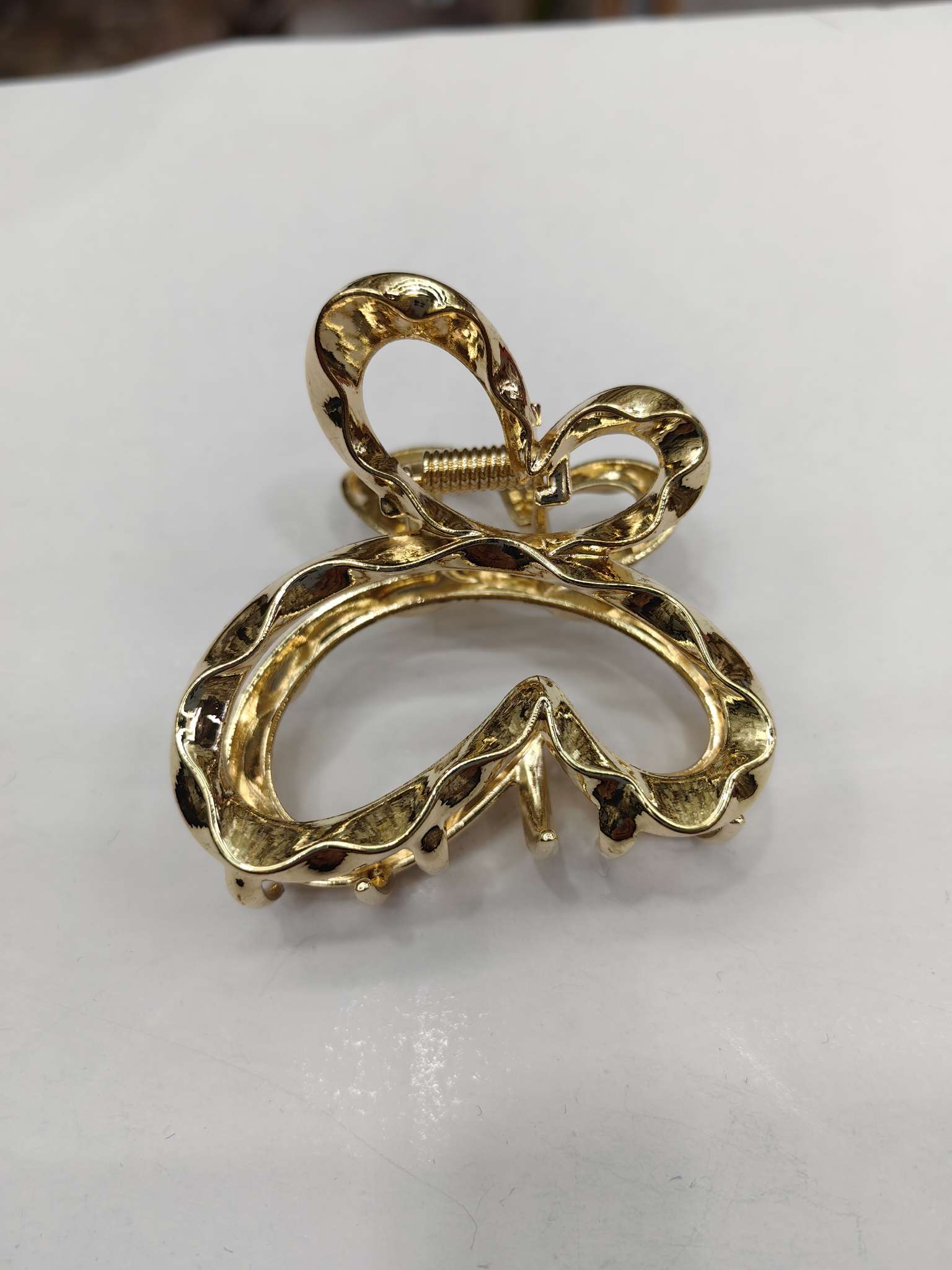 Creative accessories, butterfly hair clips, headwear, hair clips, unique alloy hair accessories, eco-friendly materials, European and American style butterfly grabbers Application Scenario