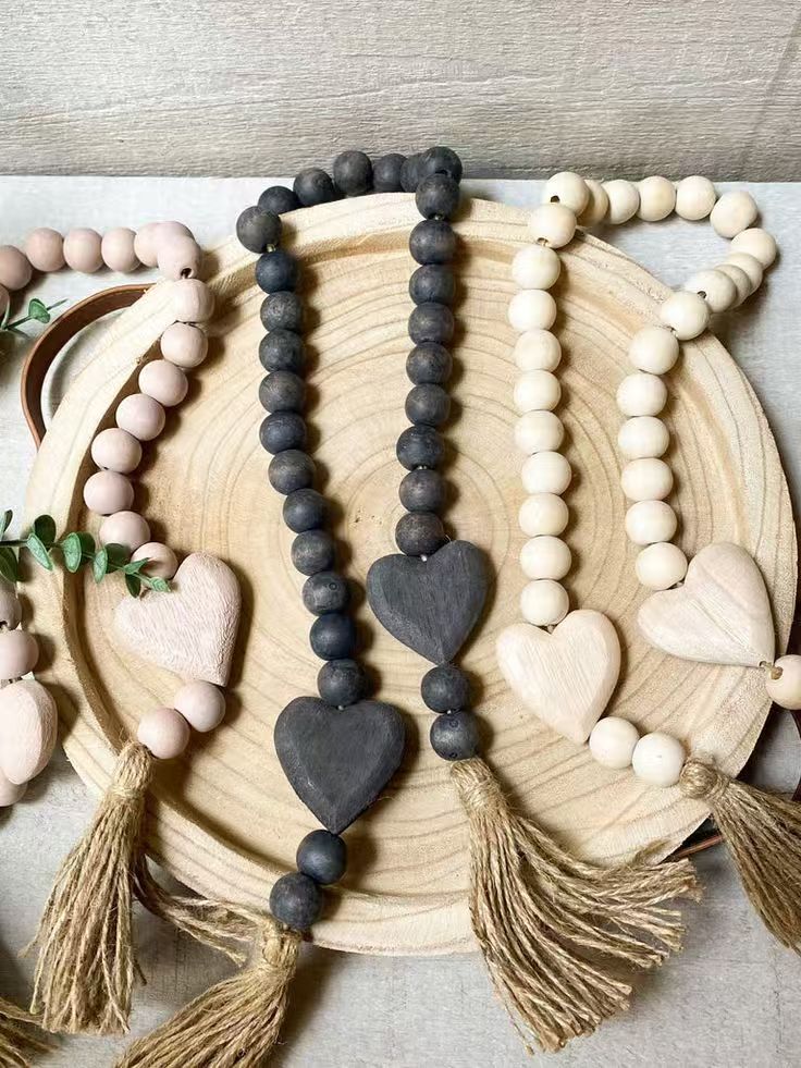 Wooden bead strings can be used to hang vases for decoration Application Scenario