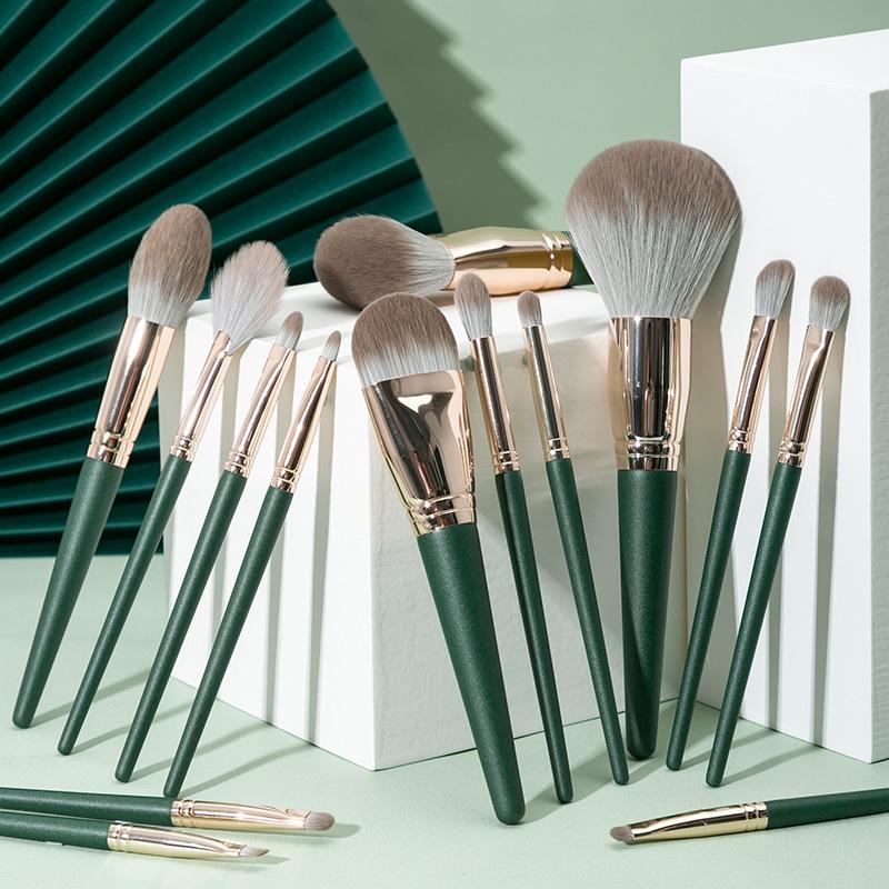 Cangzhou 14 Green Cloud Makeup Brushes Suit Eye Shadow Face Powder Eyebrow Brush Foundation Highlight Concealer Full Set of Brushes Super Soft