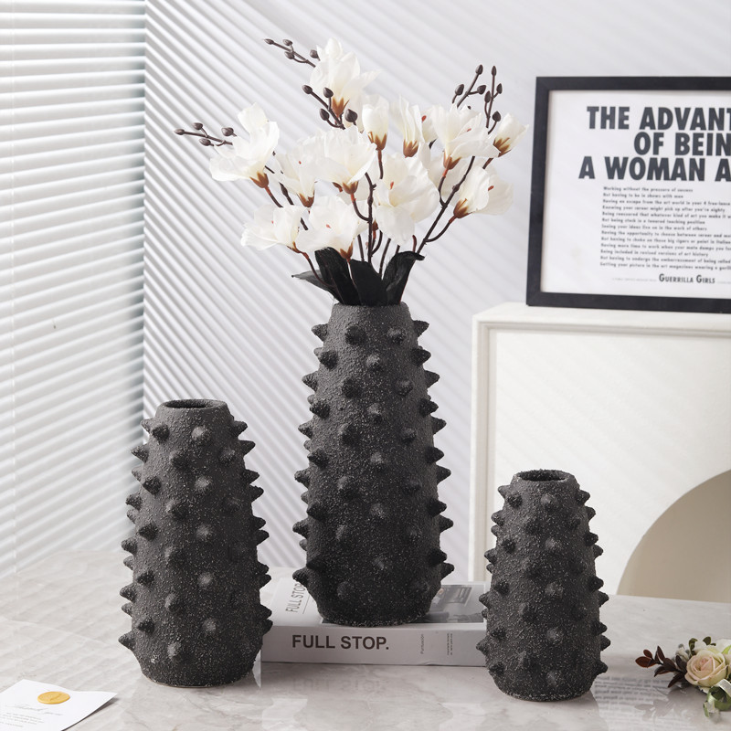 Creative and simple rivet ceramic vases, flower arrangements, flower vases, living room dining tables, wedding model room decorative ornaments