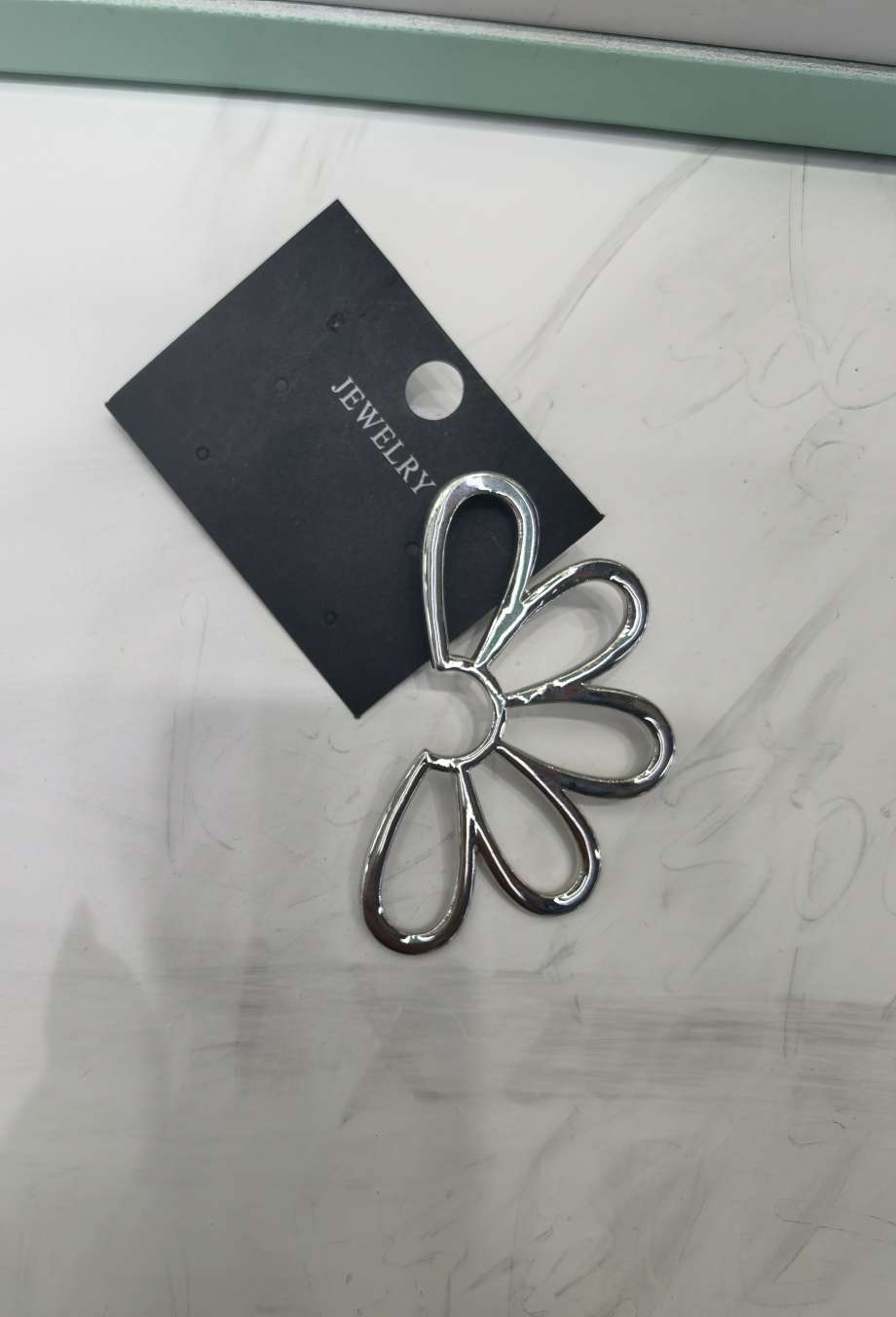 2024年爆款推荐耳环耳钉铁片，美观大方，高级感，保色电镀，流行款式网络爆款细节图