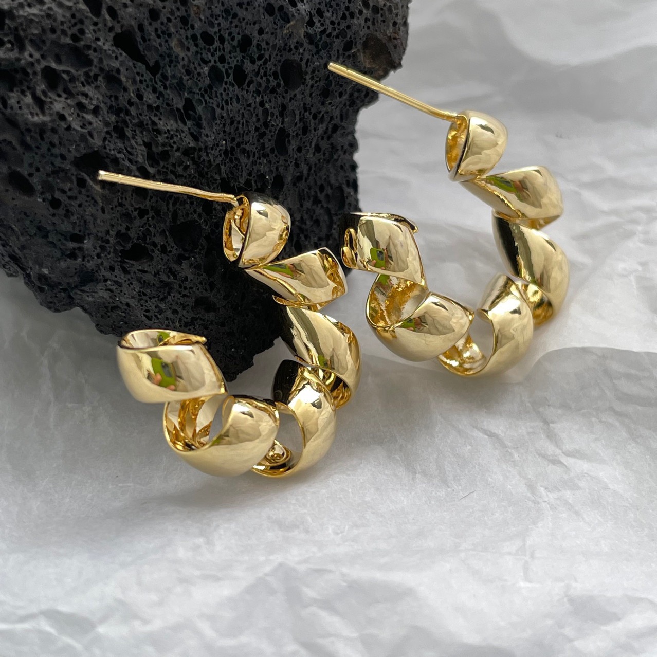 饰品/耳饰/耳钉/福多拉饰佳/珍珠饰品白底实物图